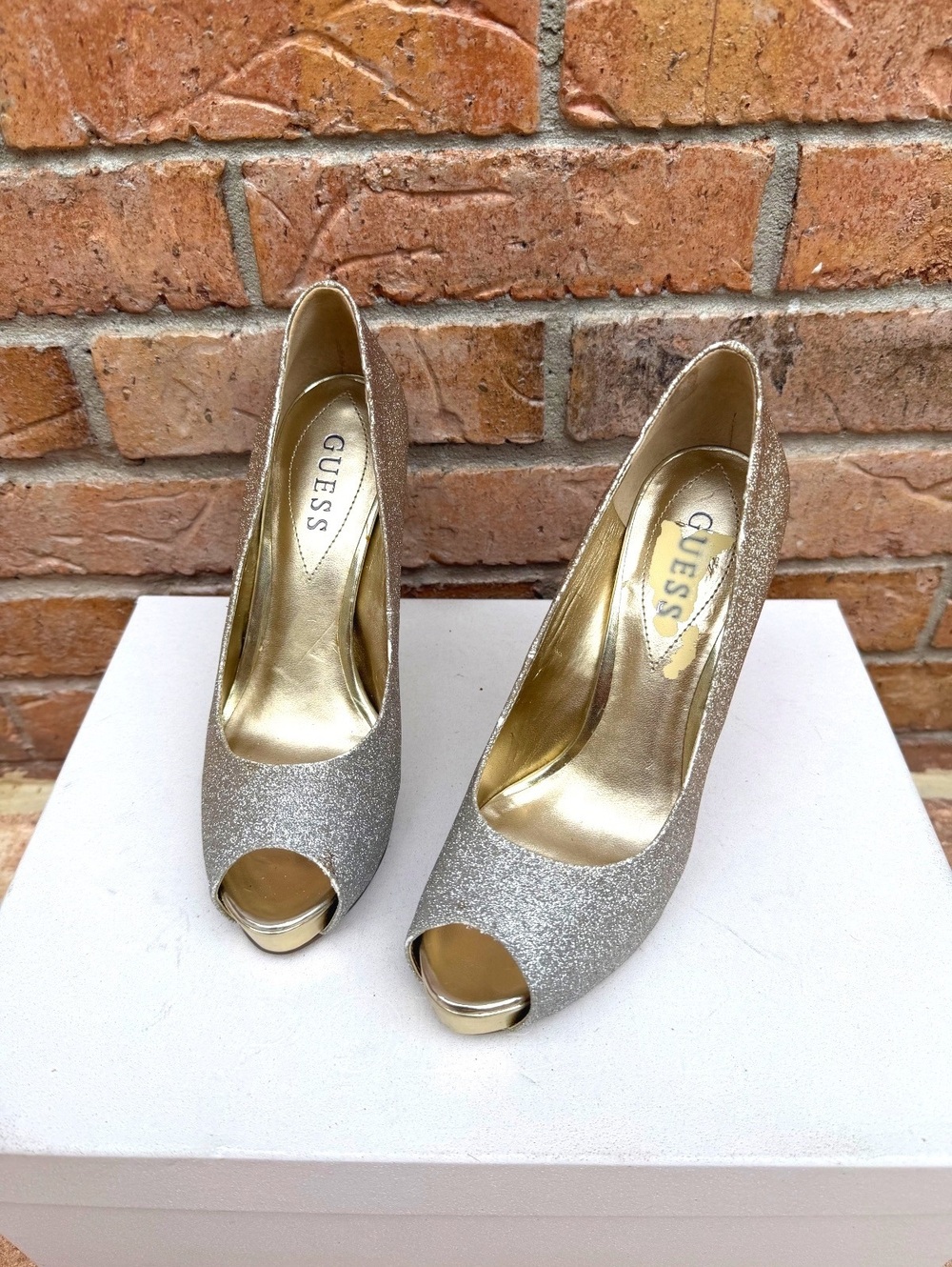 GUESS Silver Gold Ombre Glitter Peep Toe Platform Stiletto Pumps Heel size 6.5